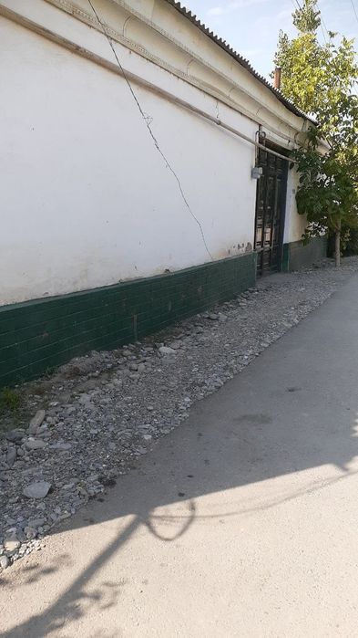 Уй сотилади.Андижон вилояти Пахтаобод тумани Обод МФЙ.Чин кучаси 99-уй