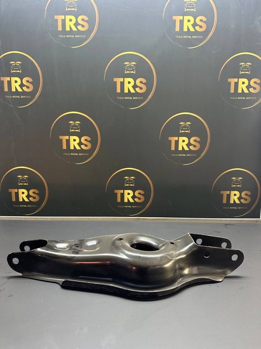 Носач за Tesla model Y