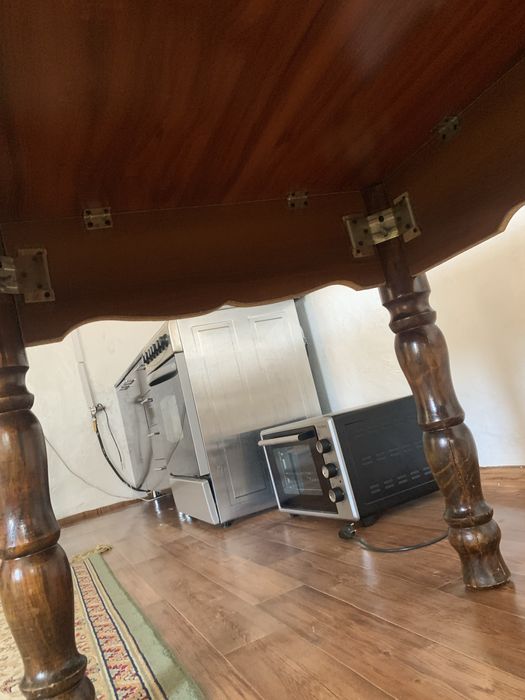 Кухоный стол