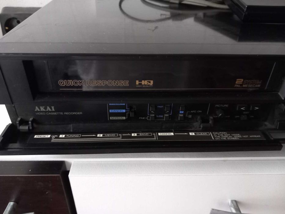 Записващо видео AKAI VS-23EDI работещо безупречно