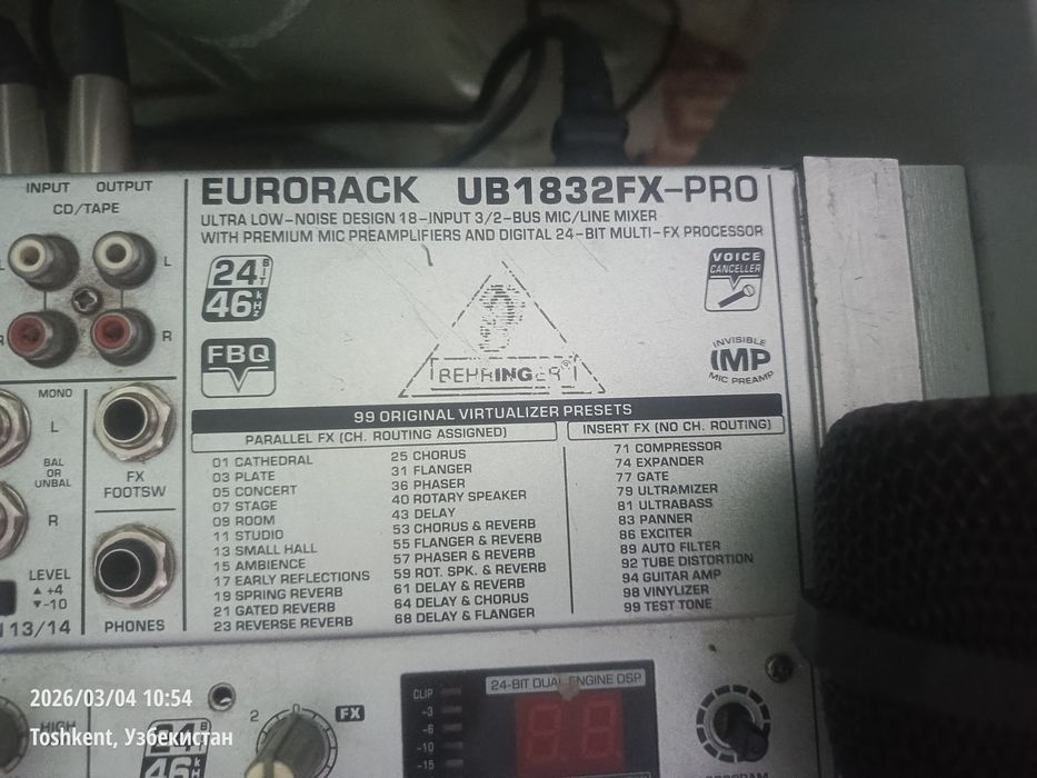 Behringer eurorack ub1832fx-pro+mic+kanes 1200