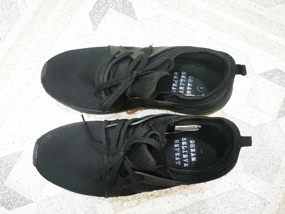 Кроссовки подростковые