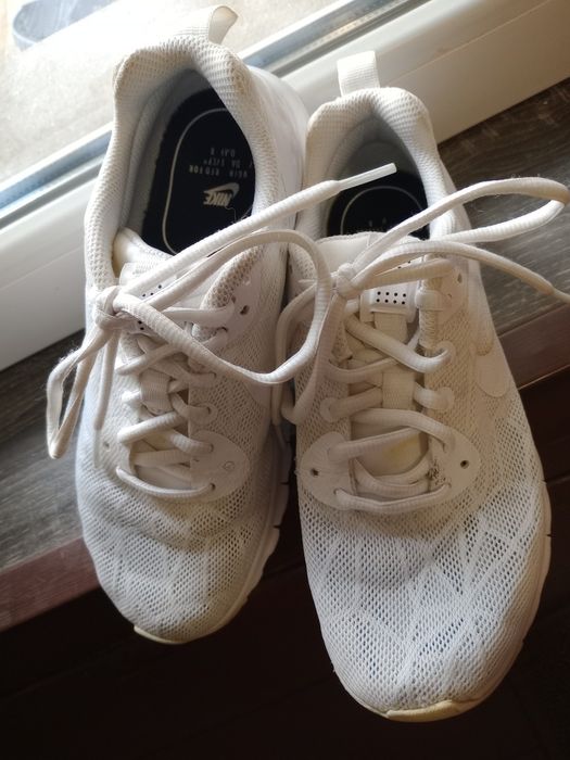 Маратонки NIKE размер 38