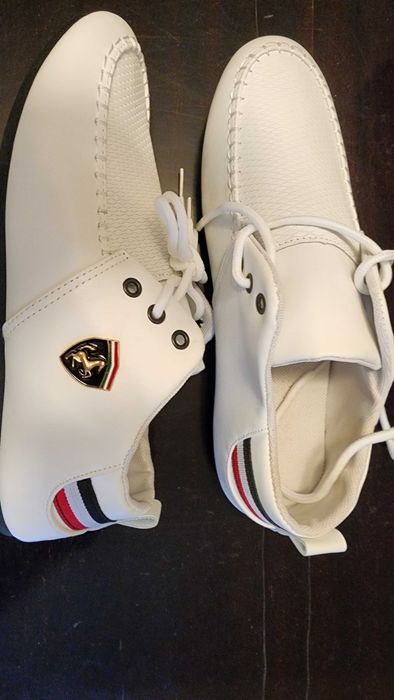 Pantofi albi casual