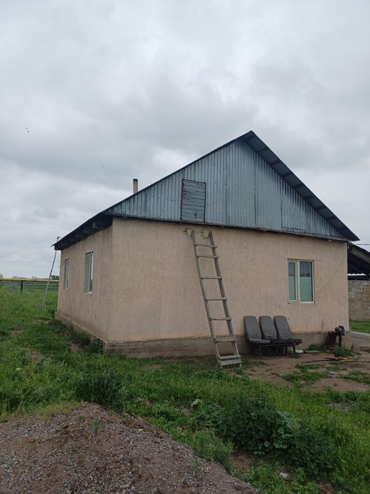 Тұрар ауылында үй сатылады. Құжаттары түгел.