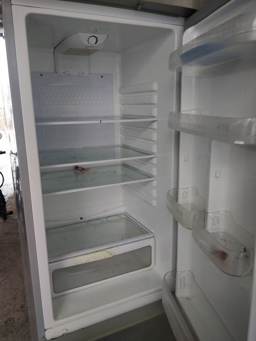 Холодильник двух камерный