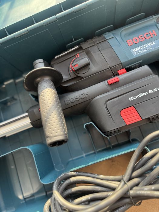 Перфоратор Bosch GBH 2-23 REA Professional с пылеуловителем