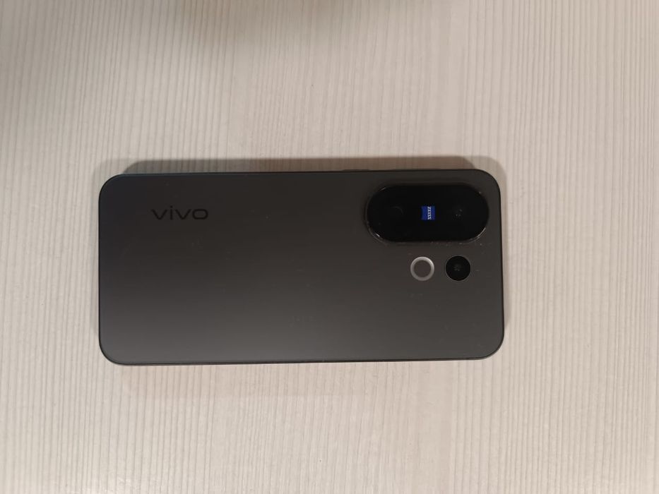 Продаю Vivo X 200fe