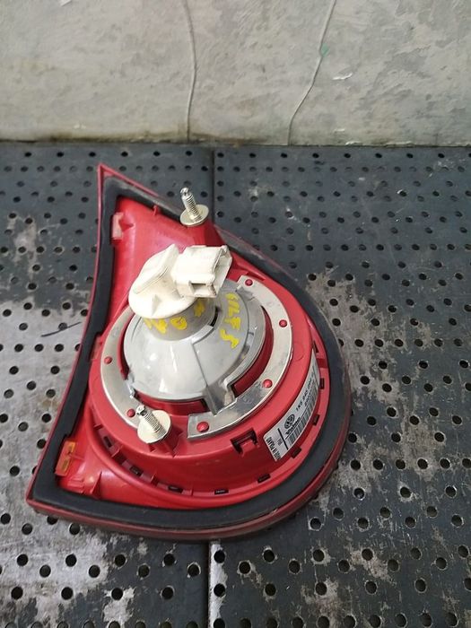 Stop tripla lampa dreapta haion vw golf 5 1k hatchback 1k6945094g 89031778