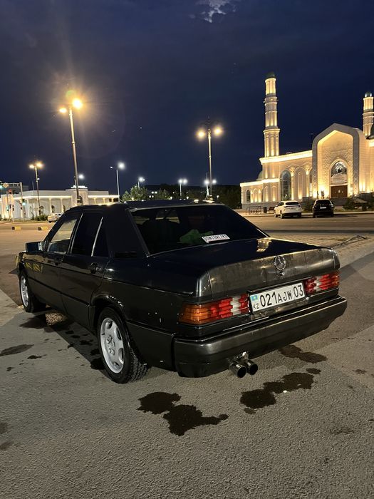 Машина мерседес 190 mercedes