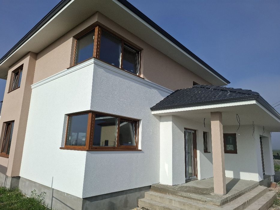 Case jucu de vănzare