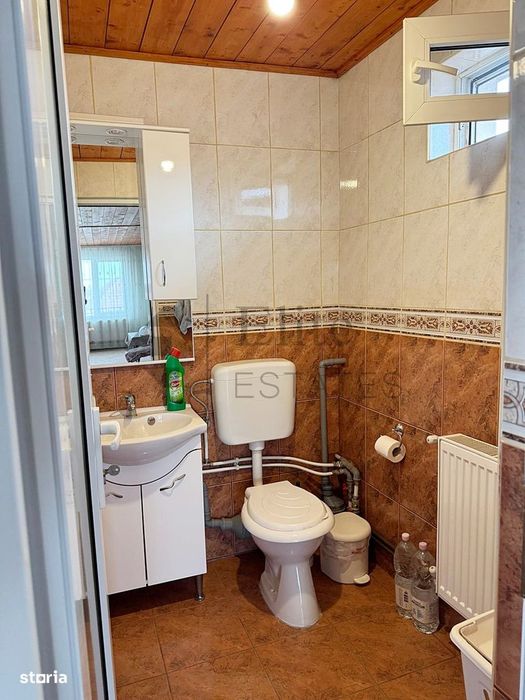 Spatiu comercial cu apartamente de vanzare In Nojorid