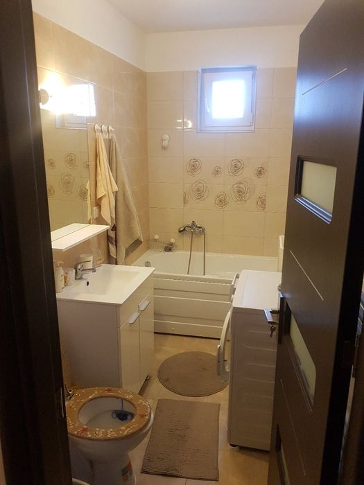 Proprietar închiriez apartament 3 camere  600 €