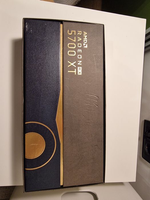 Placa video AMD Radeon RX 5700 XT 50th Anniversary