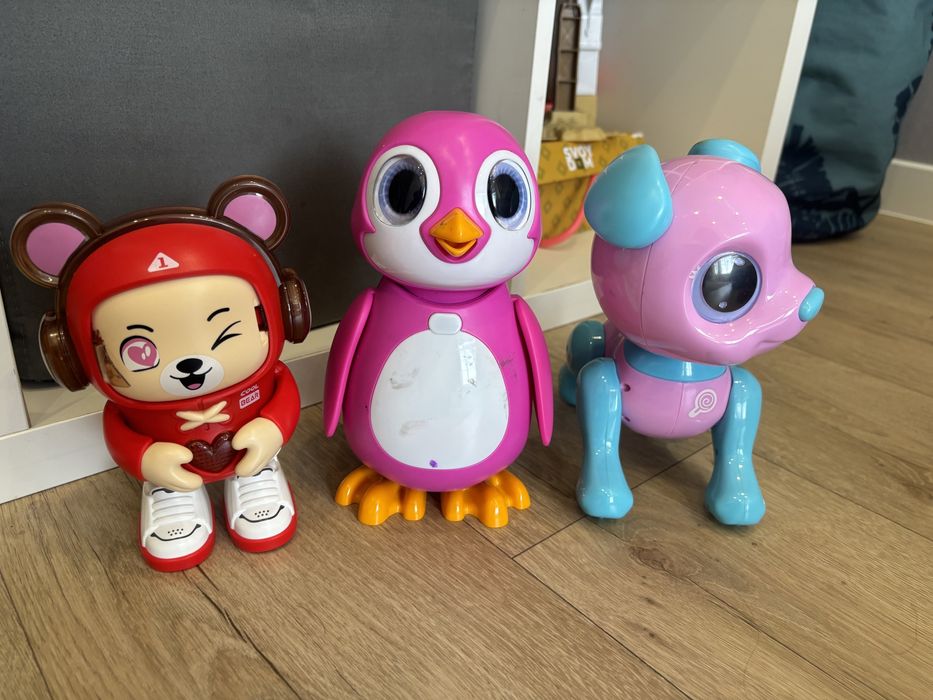 Продам игрушки на фото