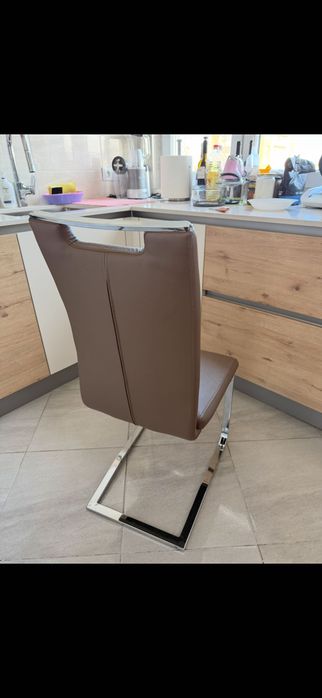 Трапезни столове