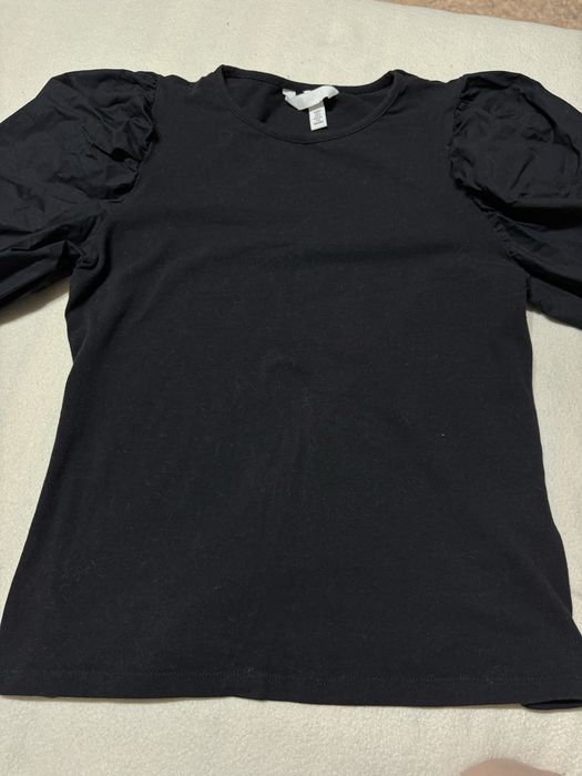 Продам кофточки и футболку