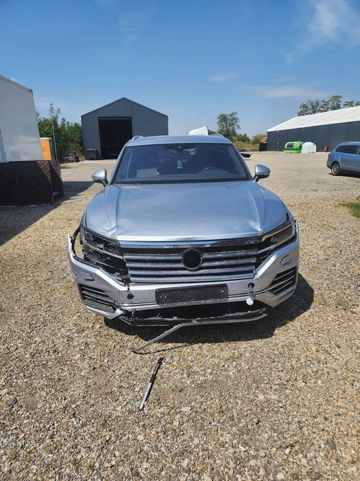 Volkswagen Touareg Se vinde Touareg avariat