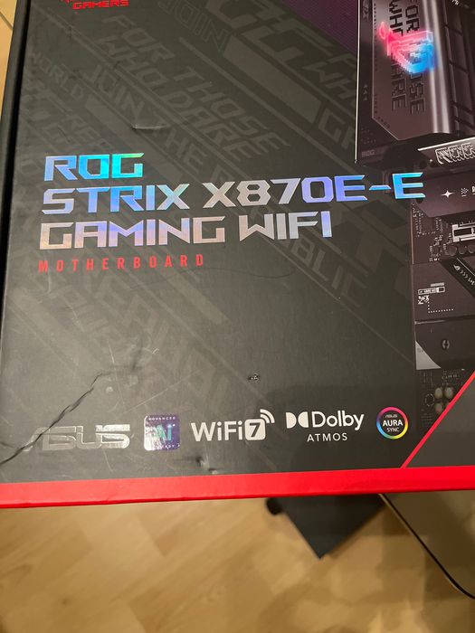Дъно ASUS ROG Strix X870E-E Gaming WiFi, AMD RYZEN AM5  AI PC ready