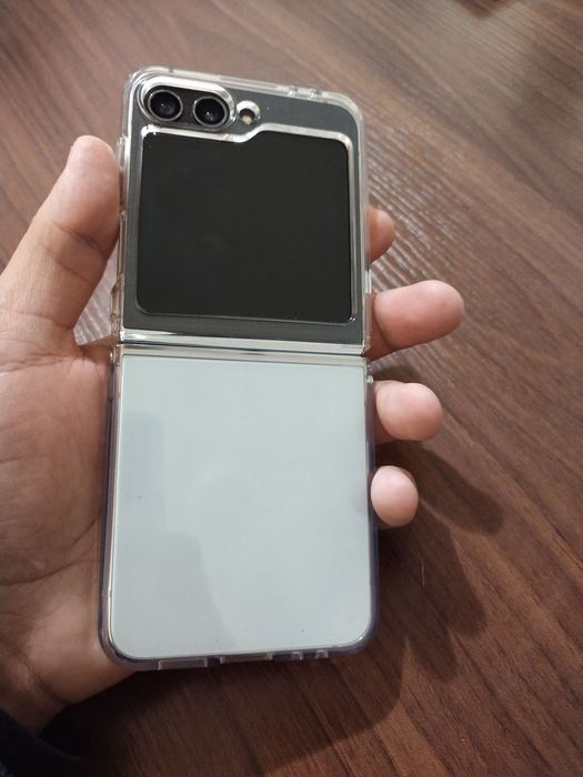 Samsung Galaxy Z Flip5
