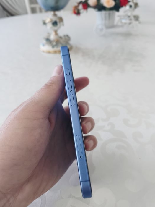 iPhone 16 Ultramarine