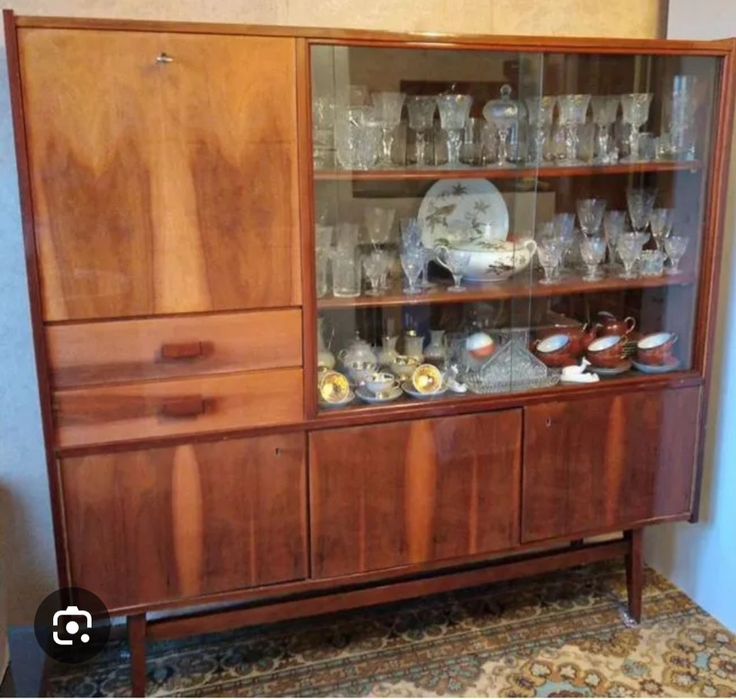 Сервант от румынского гарнитура