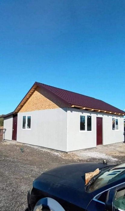 Vând casă de locuință din panouri Sandwich