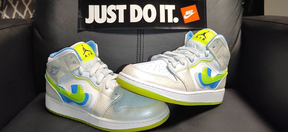 Nike Air Jordan 1 Mid Warped Swoosh, номер 38