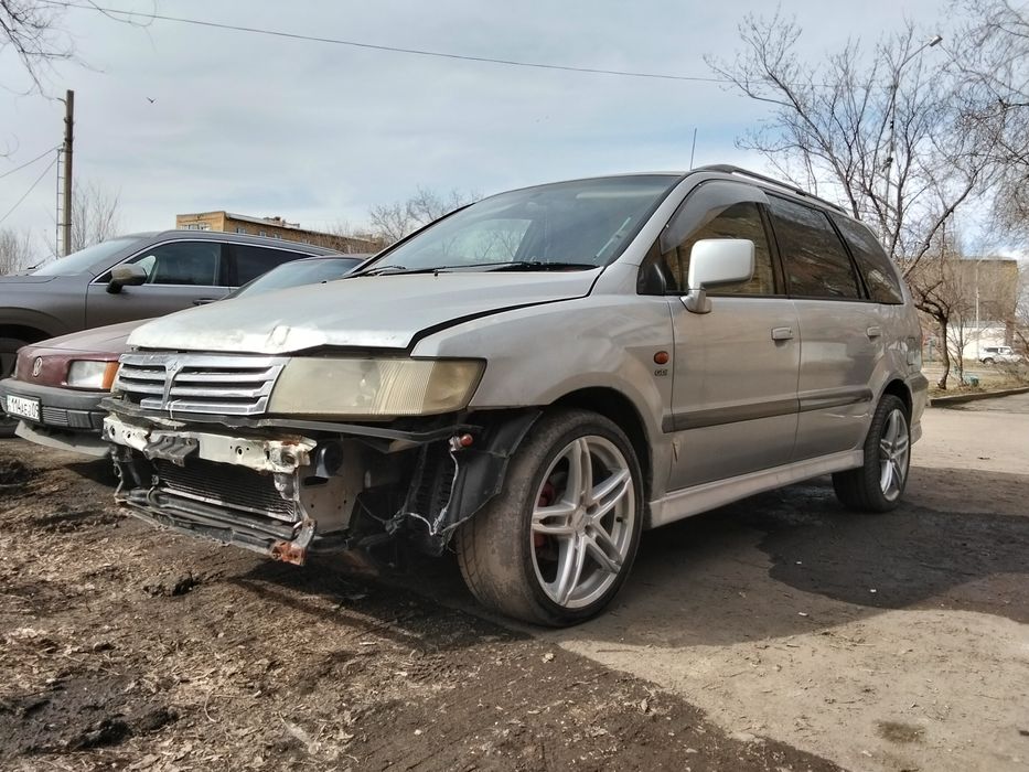 Продам mitsubishi chariot