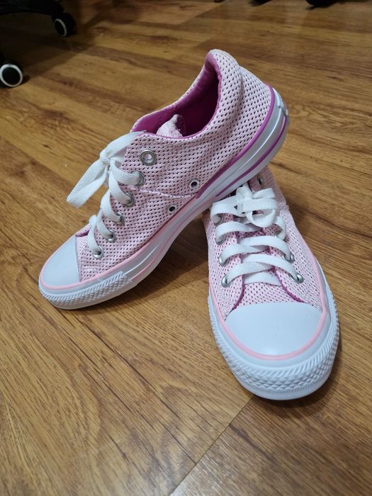 Teniși Converse roz