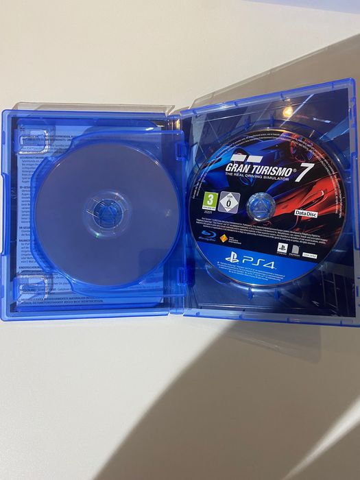 PlayStation 4 PRO 1TB SSD +1 Controller+ joc Gran Turismo 7