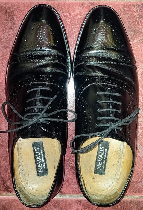 Pantofi. Nr. 43.