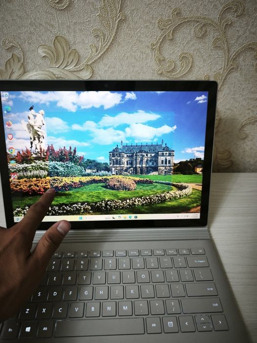 Microsoft Surface Book 2