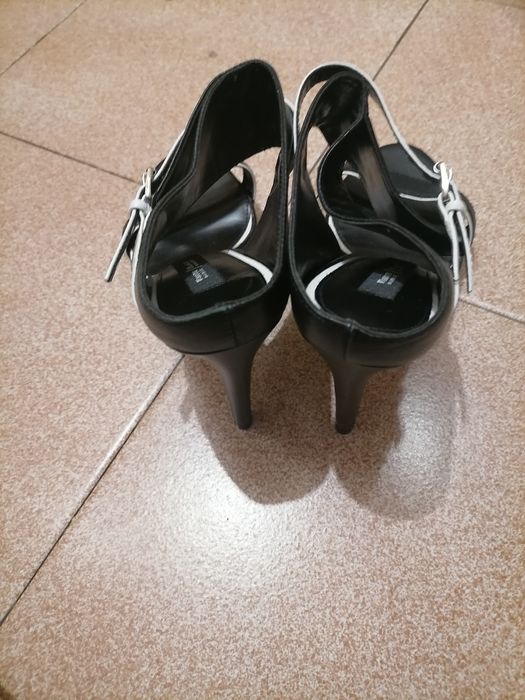 Елегантни обувки White house Black market