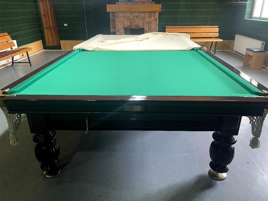 Бильярдный стол сотилади,