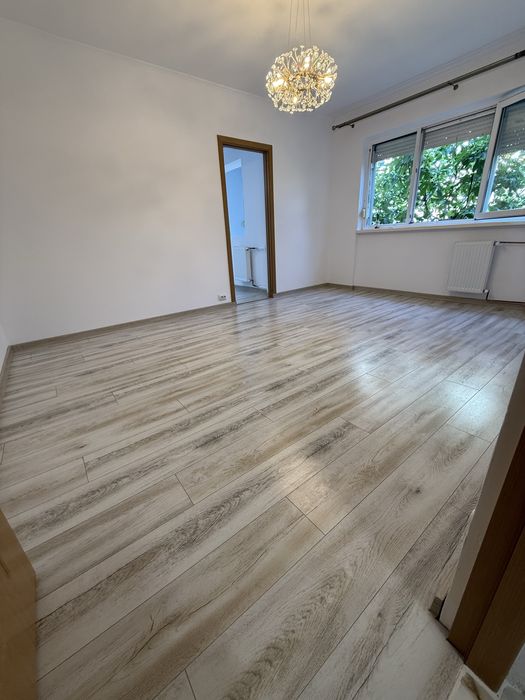 Vand Apartament 2 camere et 1
