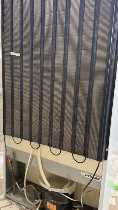 Холодильник Indesit продам