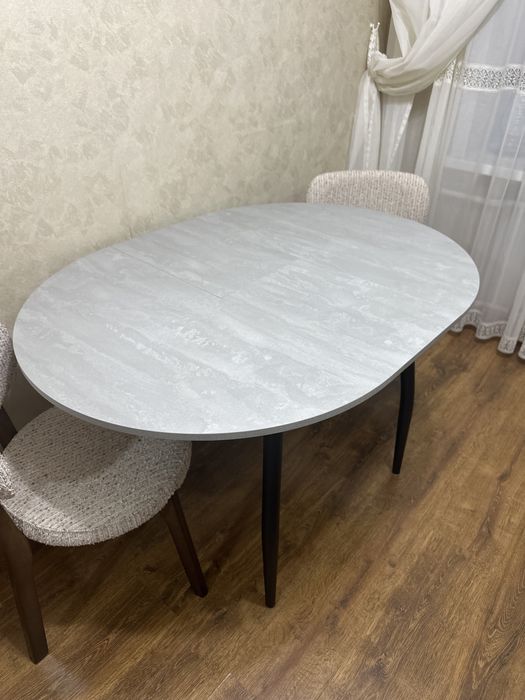 Обеденный стол, новый