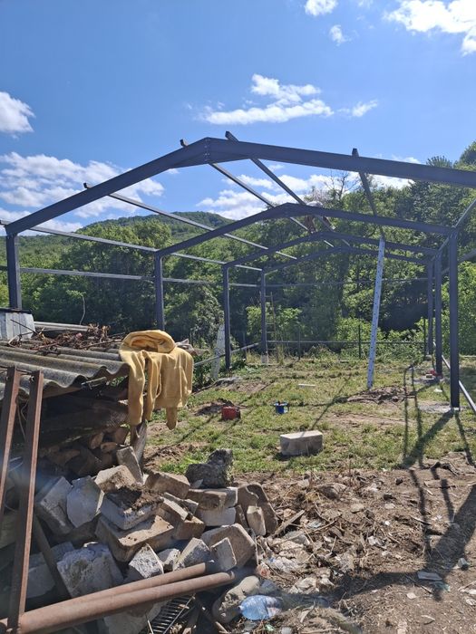Vând structura metalica 6x15 5000€ cu montaj