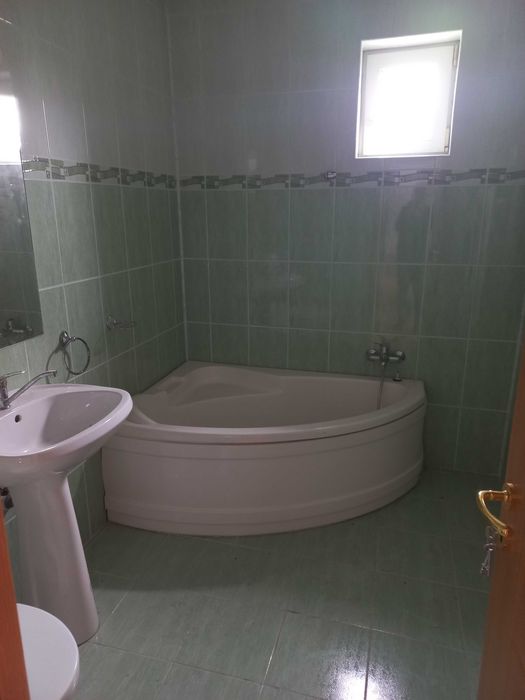 Apartament in asociatie, 2 camere, 70 mp utili, cu parcare in curte interioara, zona centrala