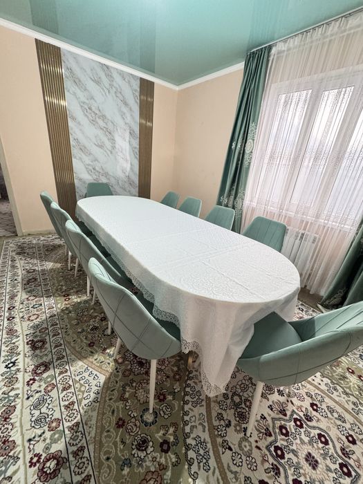 Продам стол и стуля для гостиной