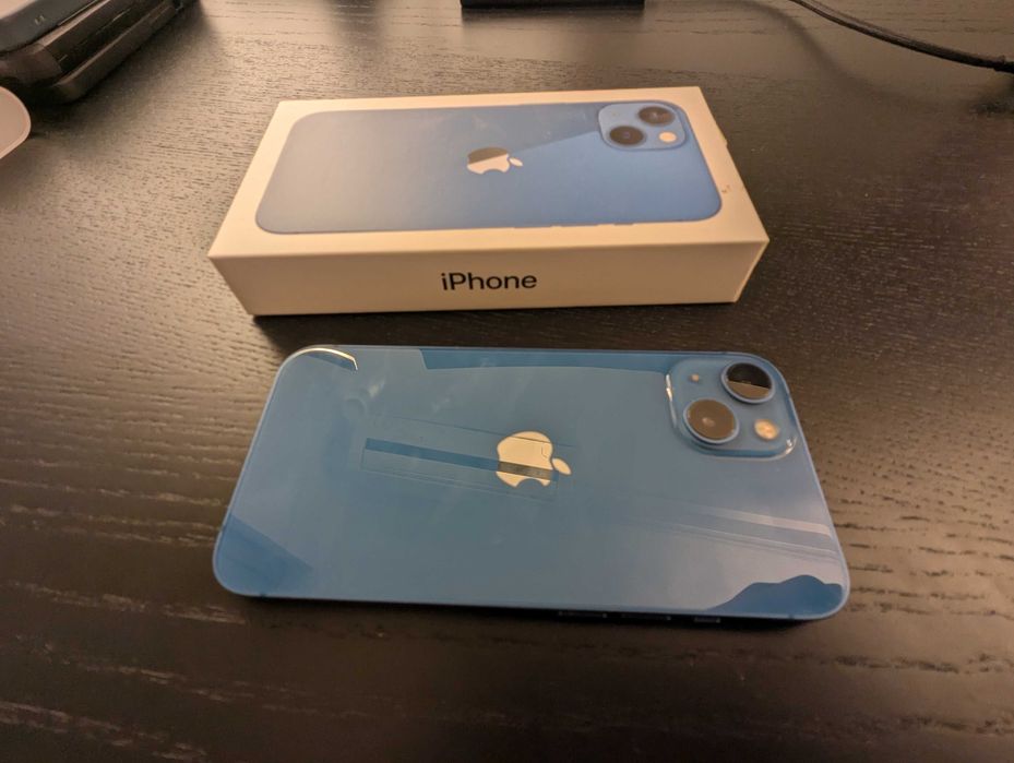 Iphone 13 (перфектен)