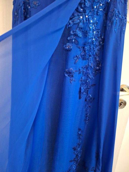 Нова официална рокля