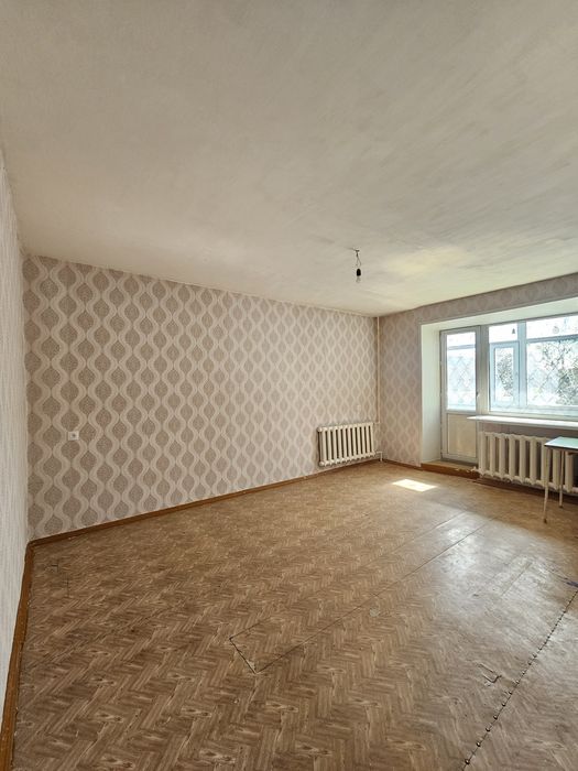 Продаю однокомнатную квартиру в городе, улица Космонавтов 145