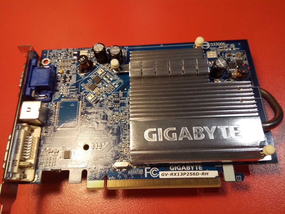 Gigabyte GV-RX13P256D-RH