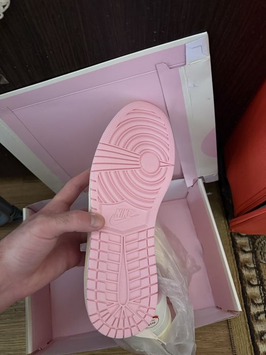 Jordan 1 Travis Scott Shy Pink, marimea 39, 41, 42, 43