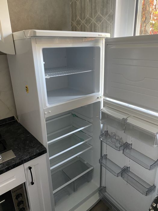 Продам идеальный холодильник