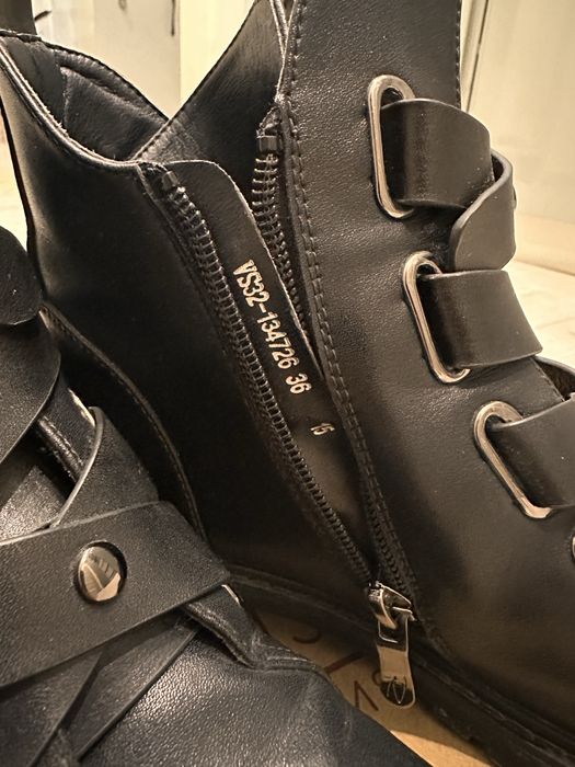 Женские ботинки