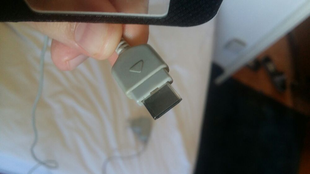 Vand accesorii Samsung SGH E250 cablu date, casti, incarcator