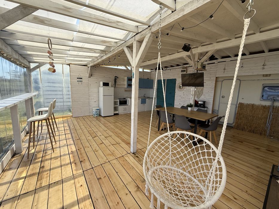 Оборудвана каравана под наем в къмпинг Гардения